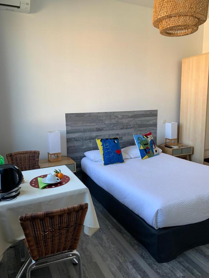 Hotel Restaurant La Plage ميناء سانت-لويس-دو-رون المظهر الخارجي الصورة
