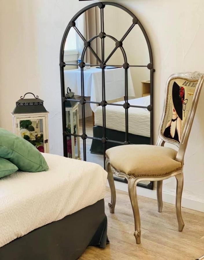 Hotel Restaurant La Plage ميناء سانت-لويس-دو-رون المظهر الخارجي الصورة