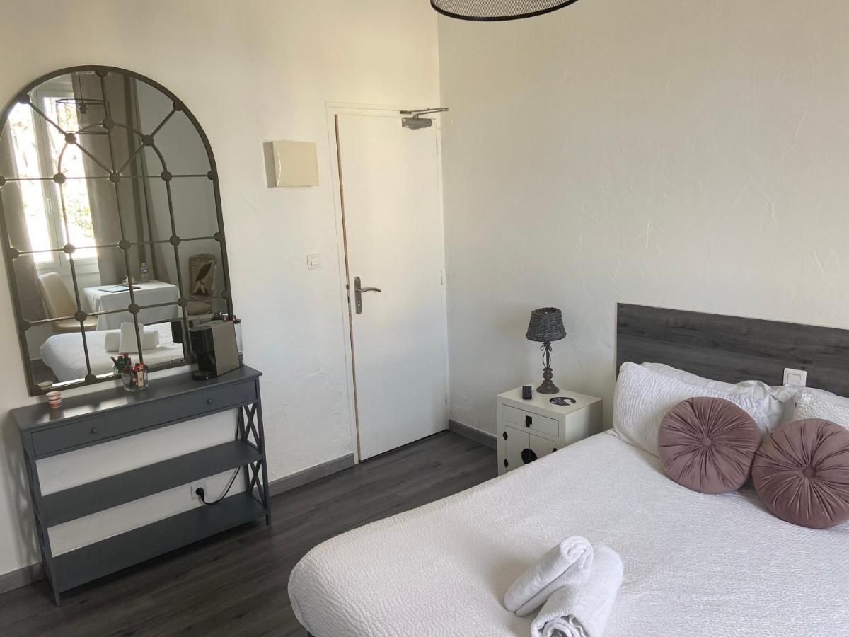 Hotel Restaurant La Plage ميناء سانت-لويس-دو-رون المظهر الخارجي الصورة
